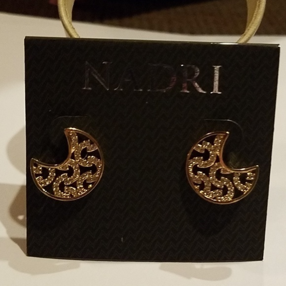 Nadri Crystal gold-tone stud earrings NWT‎ $50
